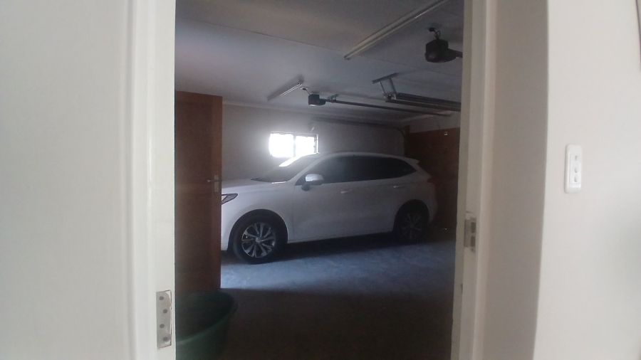 4 Bedroom Property for Sale in Heidedal Free State